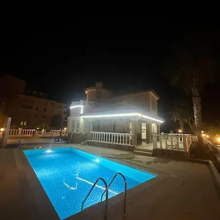 Villa Gold Da Oezel Havuzlu Muhtesem *