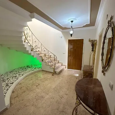Villa Gold Da Oezel Havuzlu Muhtesem