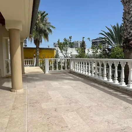 Villa Gold Da Oezel Havuzlu Muhtesem